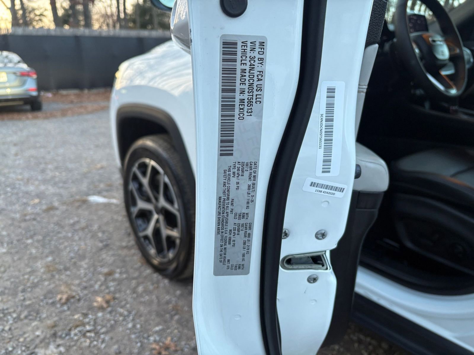 Used 2025 Jeep Compass Limited image 27