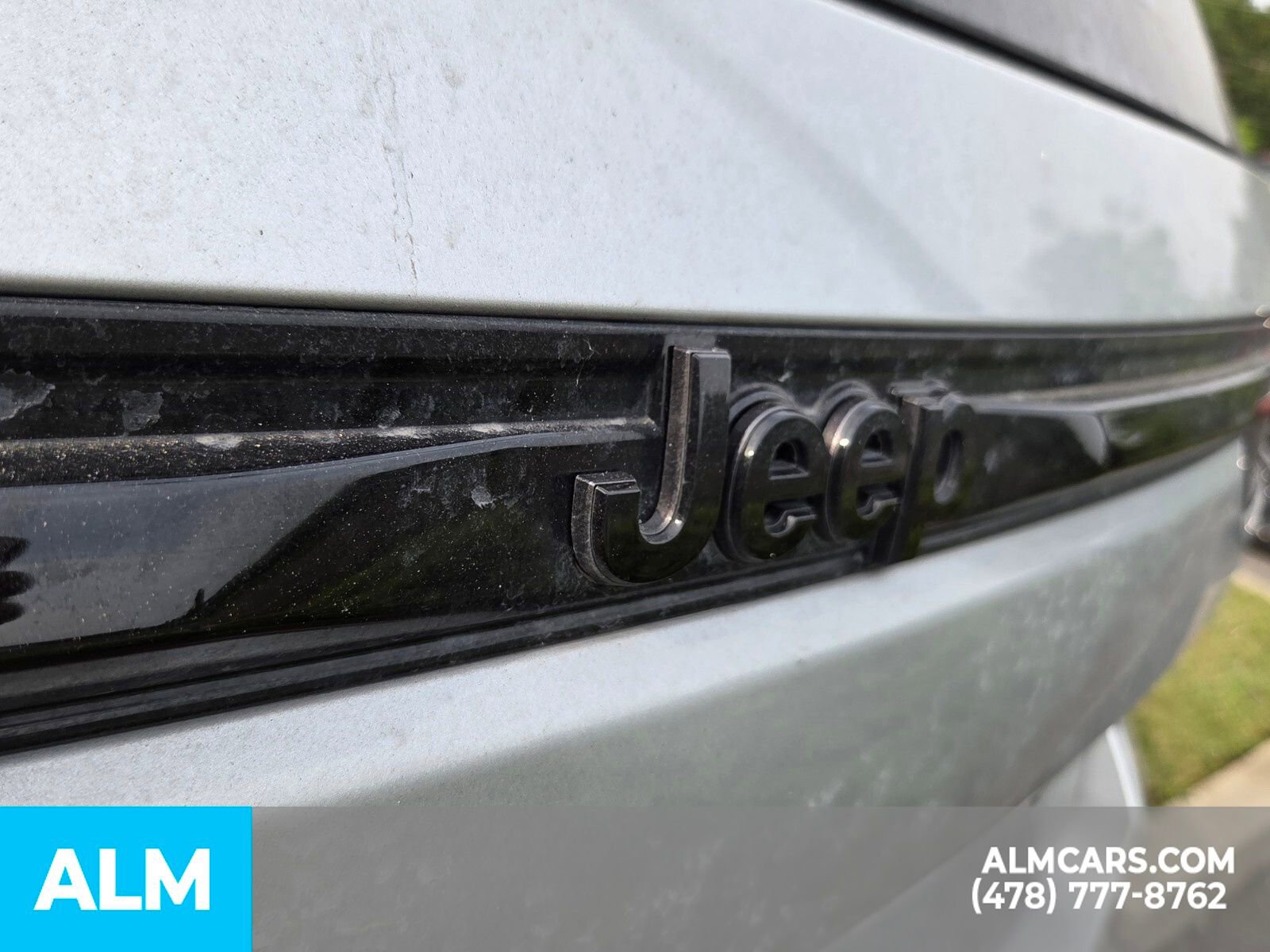 Used 2025 Jeep Grand Cherokee Altitude image 11