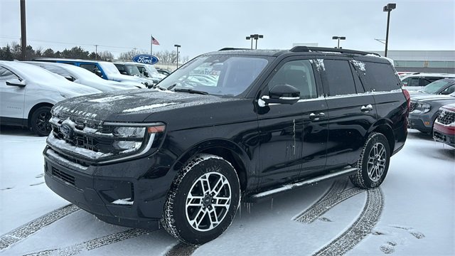 Used 2025 Ford Expedition Active image 2