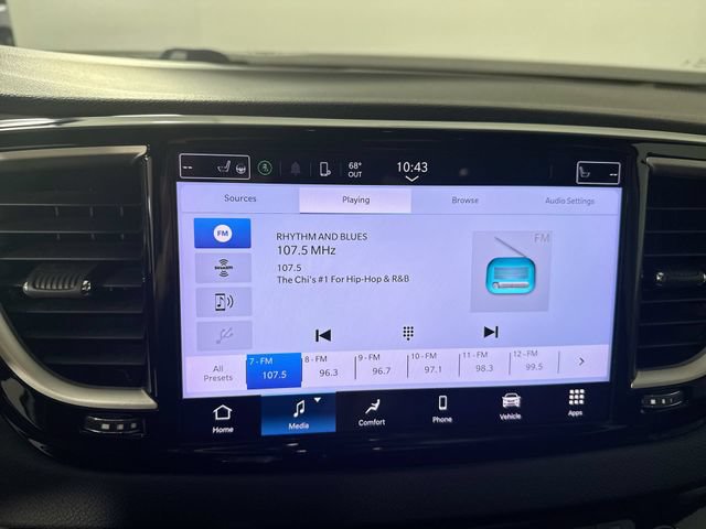 Used 2024 Chrysler Pacifica Touring-L FWD image 6