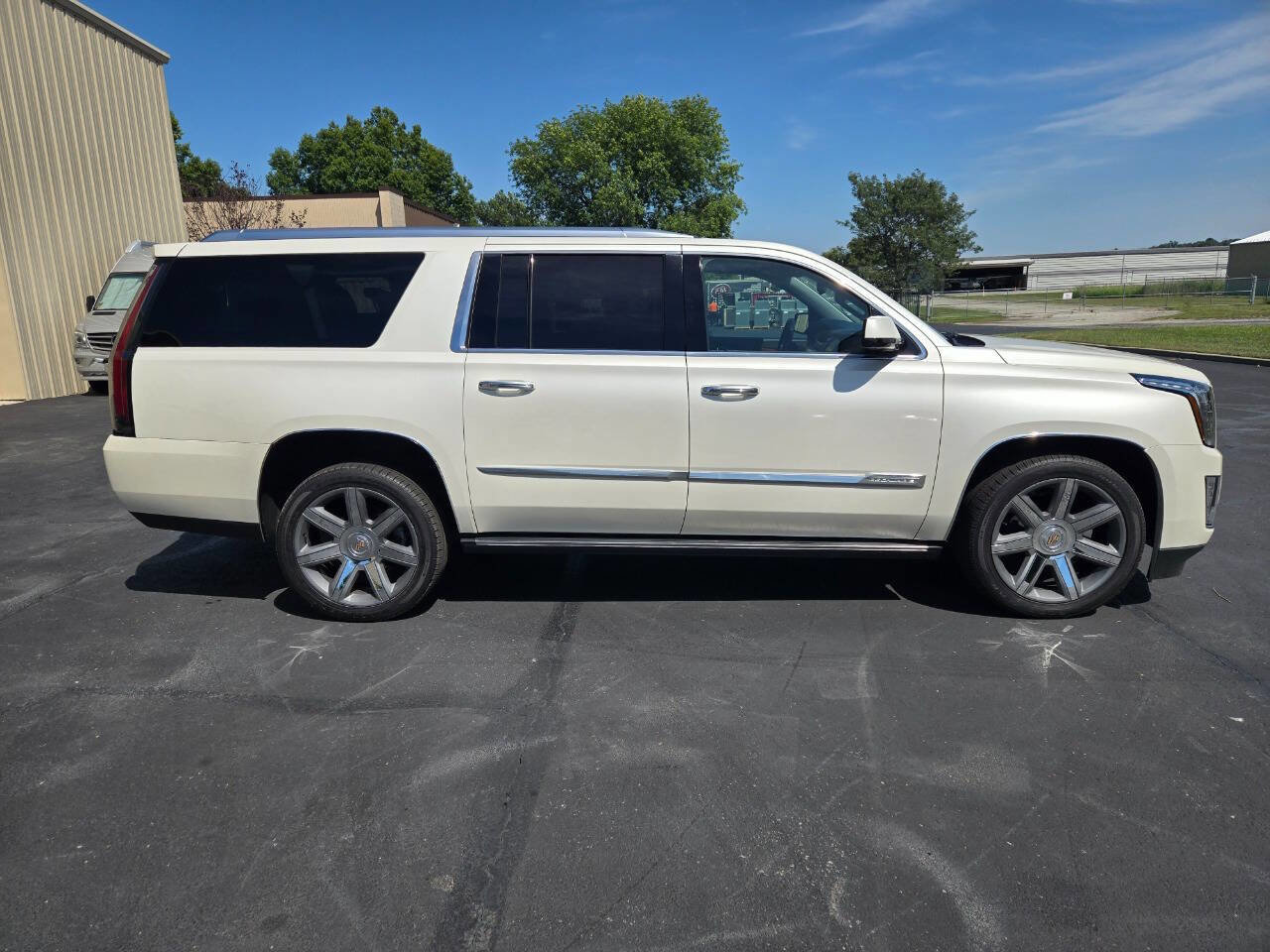 Used 2015 Cadillac Escalade ESV Premium image 6
