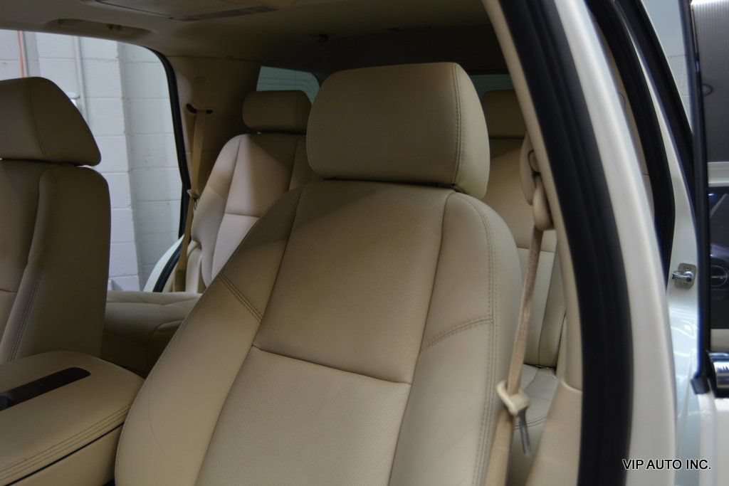 Used 2007 Cadillac Escalade AWD w/ Information Package image 17