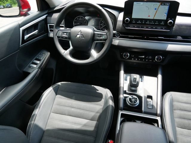 Used 2024 Mitsubishi Outlander SE AWD/4WD image 7