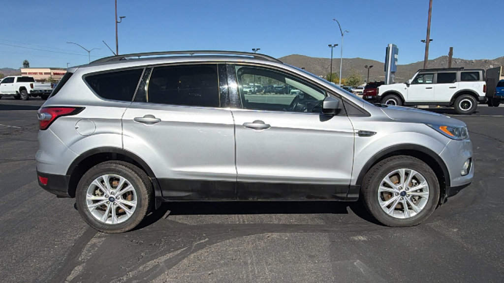 Used 2018 Ford Escape SEL AWD/4WD image 2