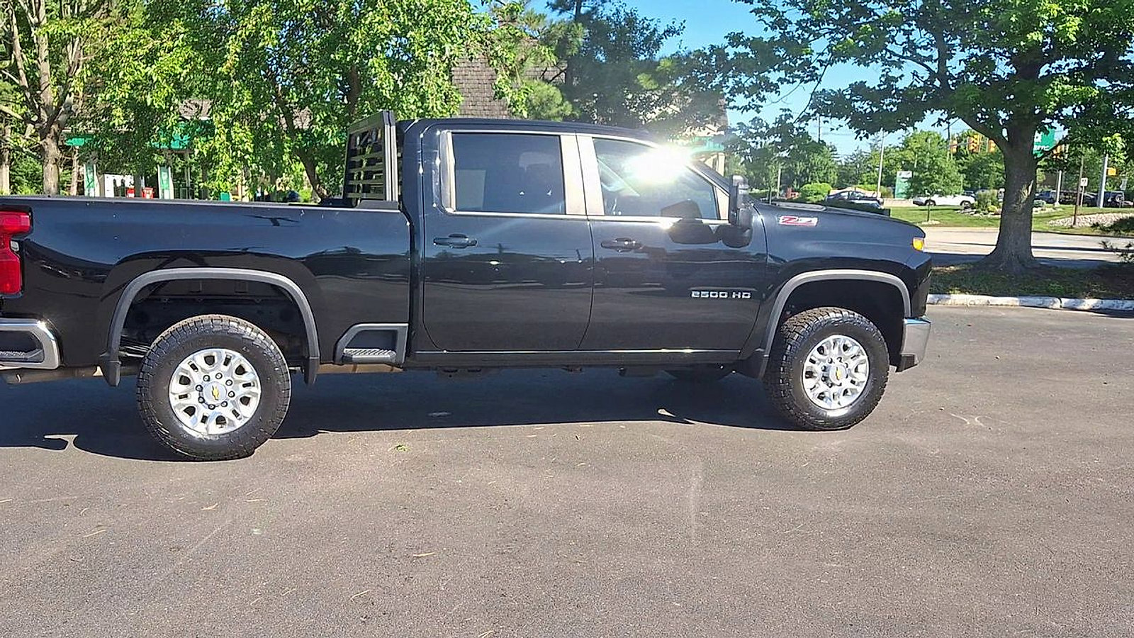 Certified 2023 Chevrolet Silverado 2500 LT AWD/4WD image 3
