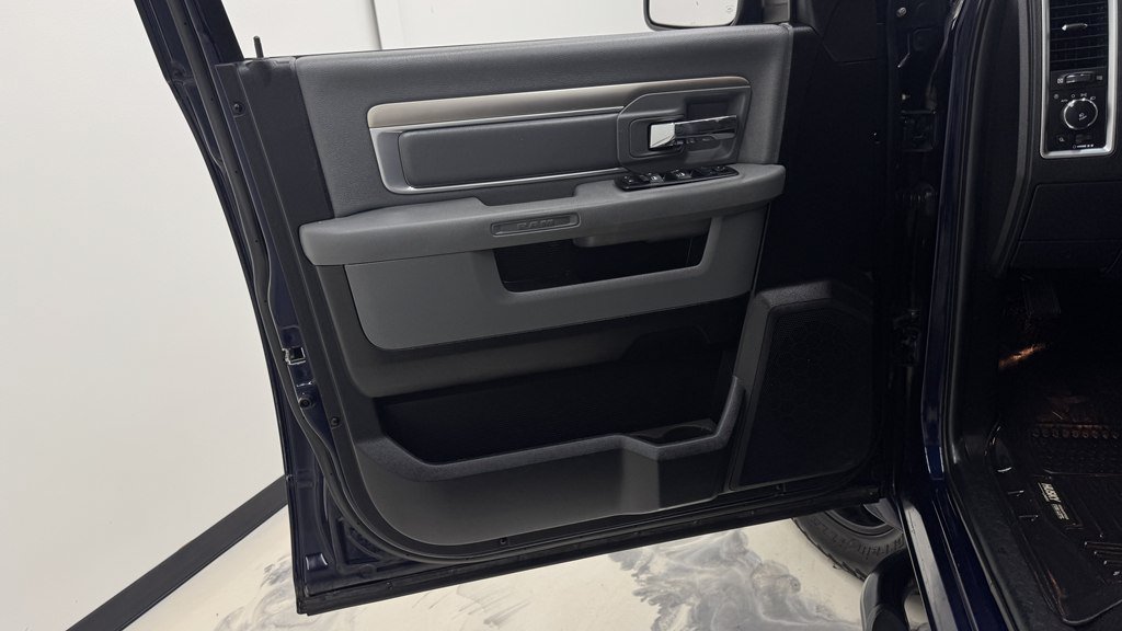 Used 2014 RAM 1500 Classic SLT AWD/4WD image 13