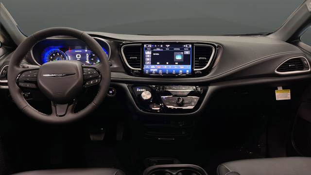 New 2026 Chrysler Pacifica Select image 11