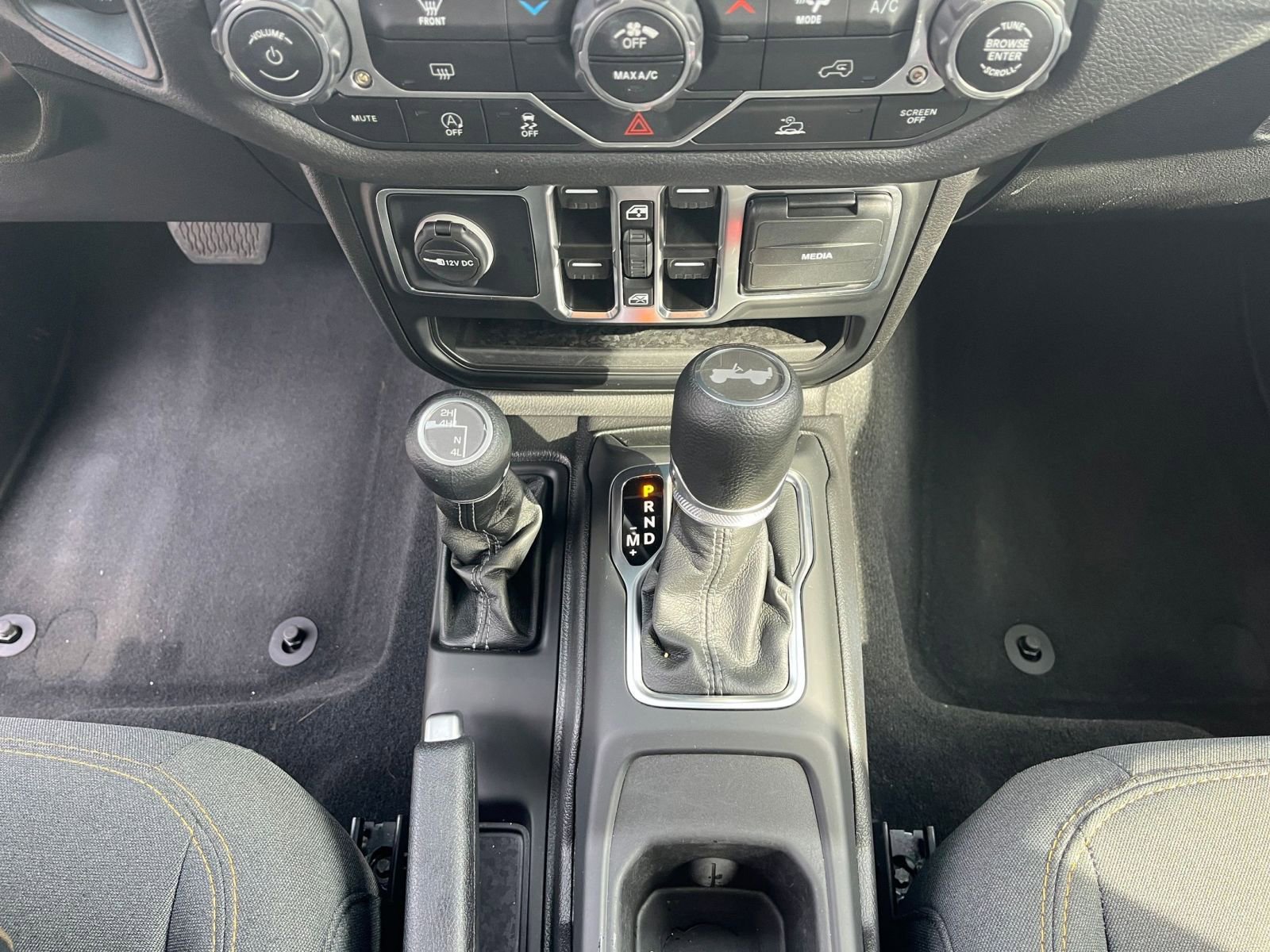 Used 2025 Jeep Wrangler Unlimited Sport AWD/4WD image 40