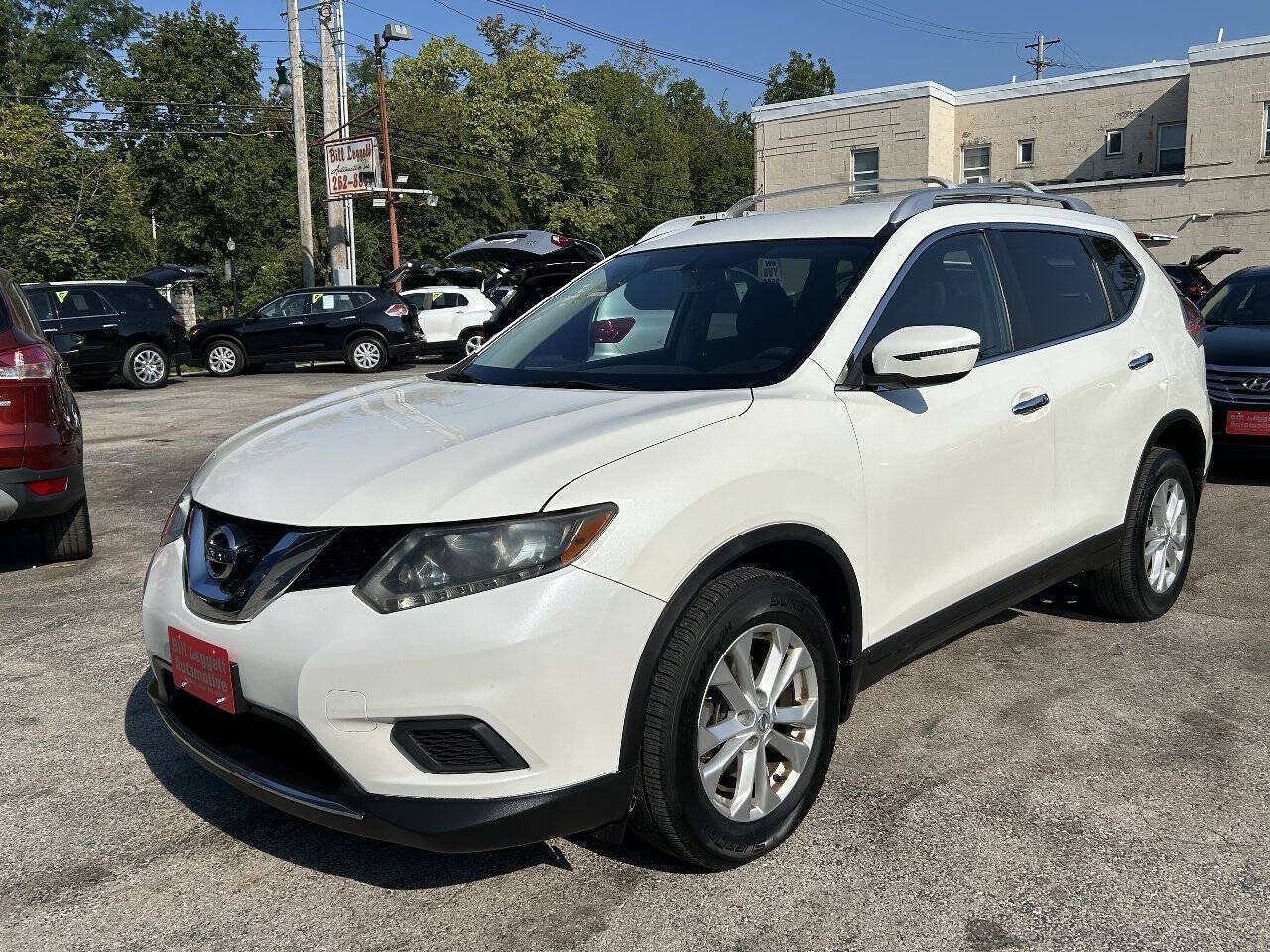 Used 2016 Nissan Rogue SV AWD/4WD image 2