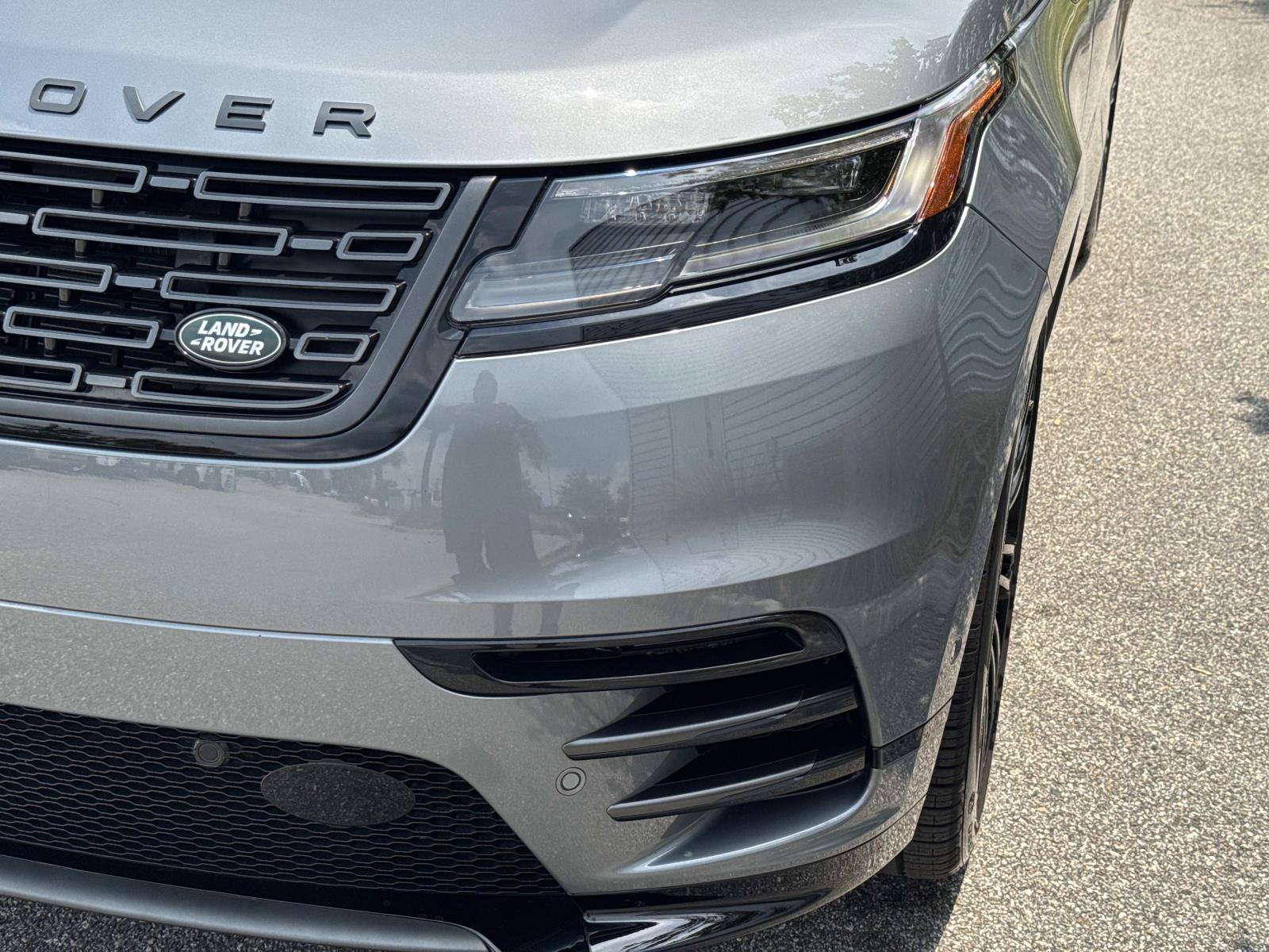 Certified 2026 Land Rover Range Rover Velar Dynamic SE AWD/4WD image 9