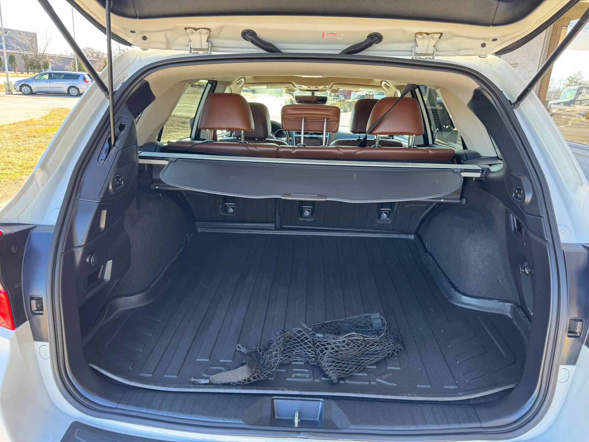 Used 2018 Subaru Outback 3.6R Touring AWD/4WD image 15