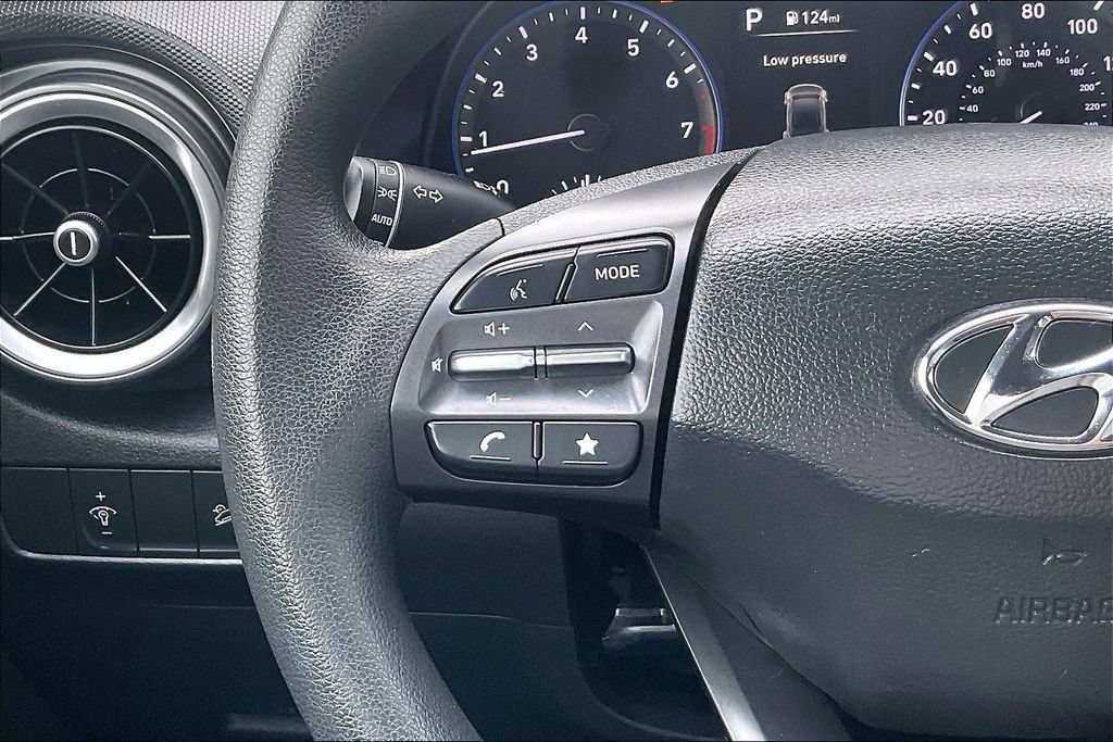 Used 2022 Hyundai Kona SEL FWD image 11