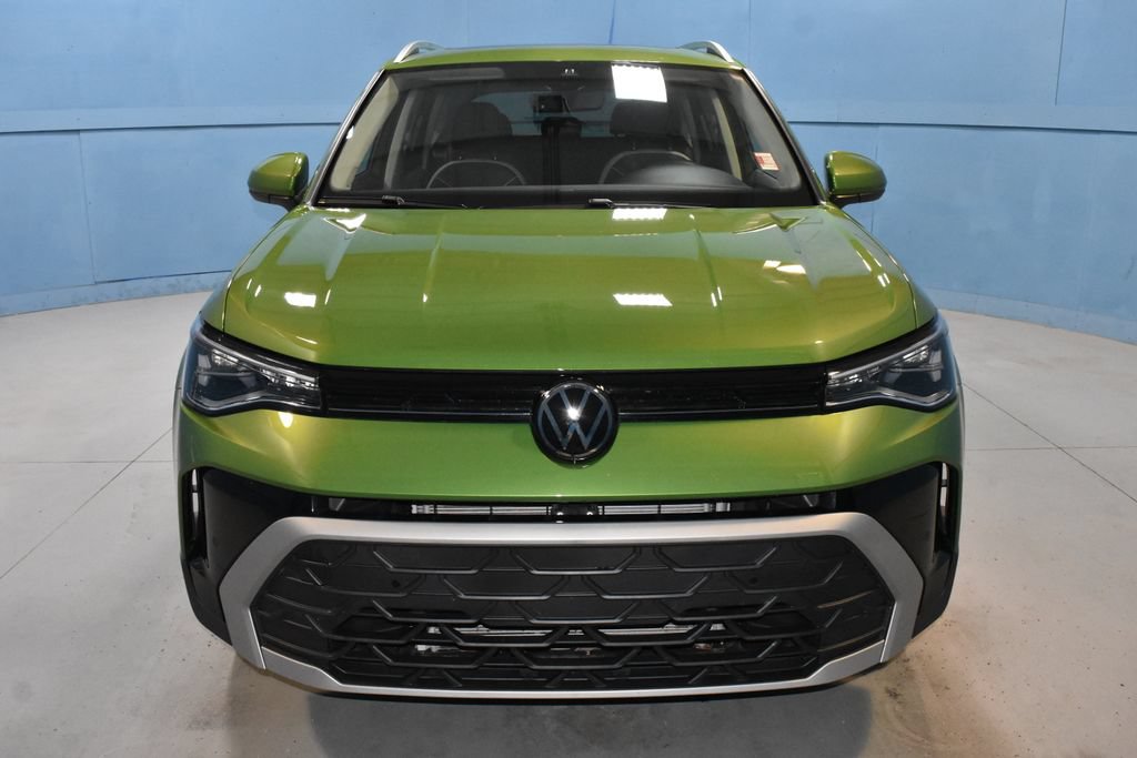 Certified 2025 Volkswagen Taos SE w/ Panoramic Sunroof Package AWD/4WD image 20
