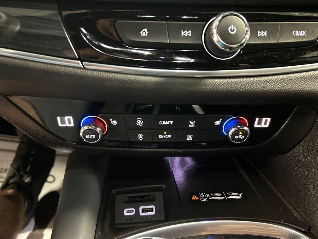 Used 2024 Buick Enclave Essence w/ Sport Touring Edition AWD/4WD image 19