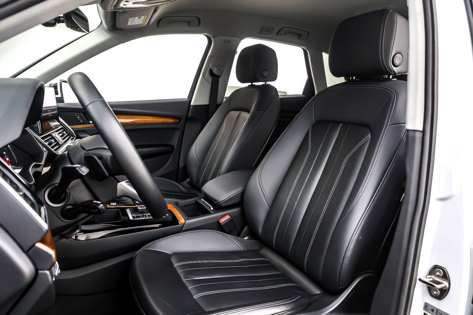 Used 2022 Audi Q5 2.0T Premium w/ Convenience Package image 17