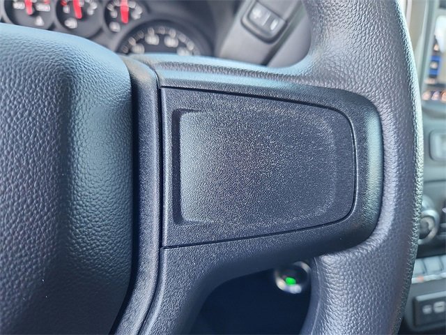 Used 2025 Chevrolet Silverado 1500 Custom image 9