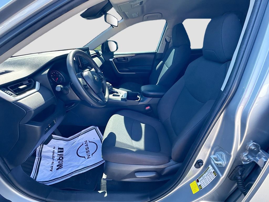 Used 2022 Toyota RAV4 LE image 26