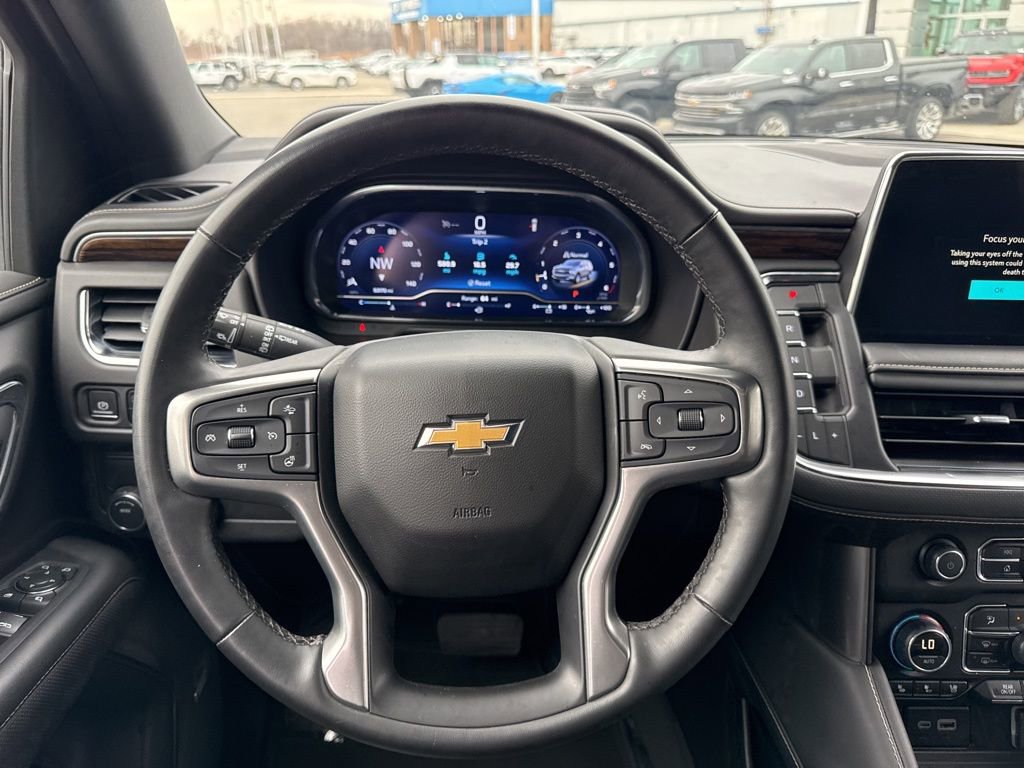 Used 2023 Chevrolet Suburban Premier image 16