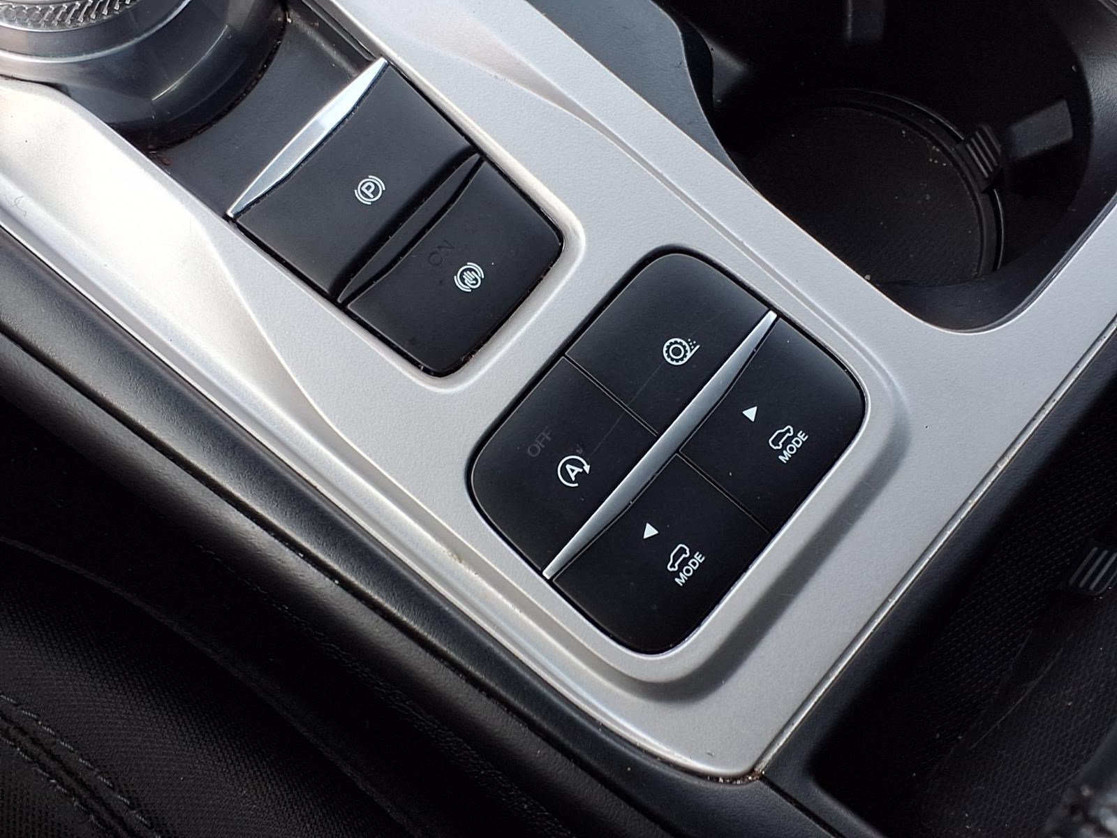Certified 2024 Ford Explorer XLT RWD image 20