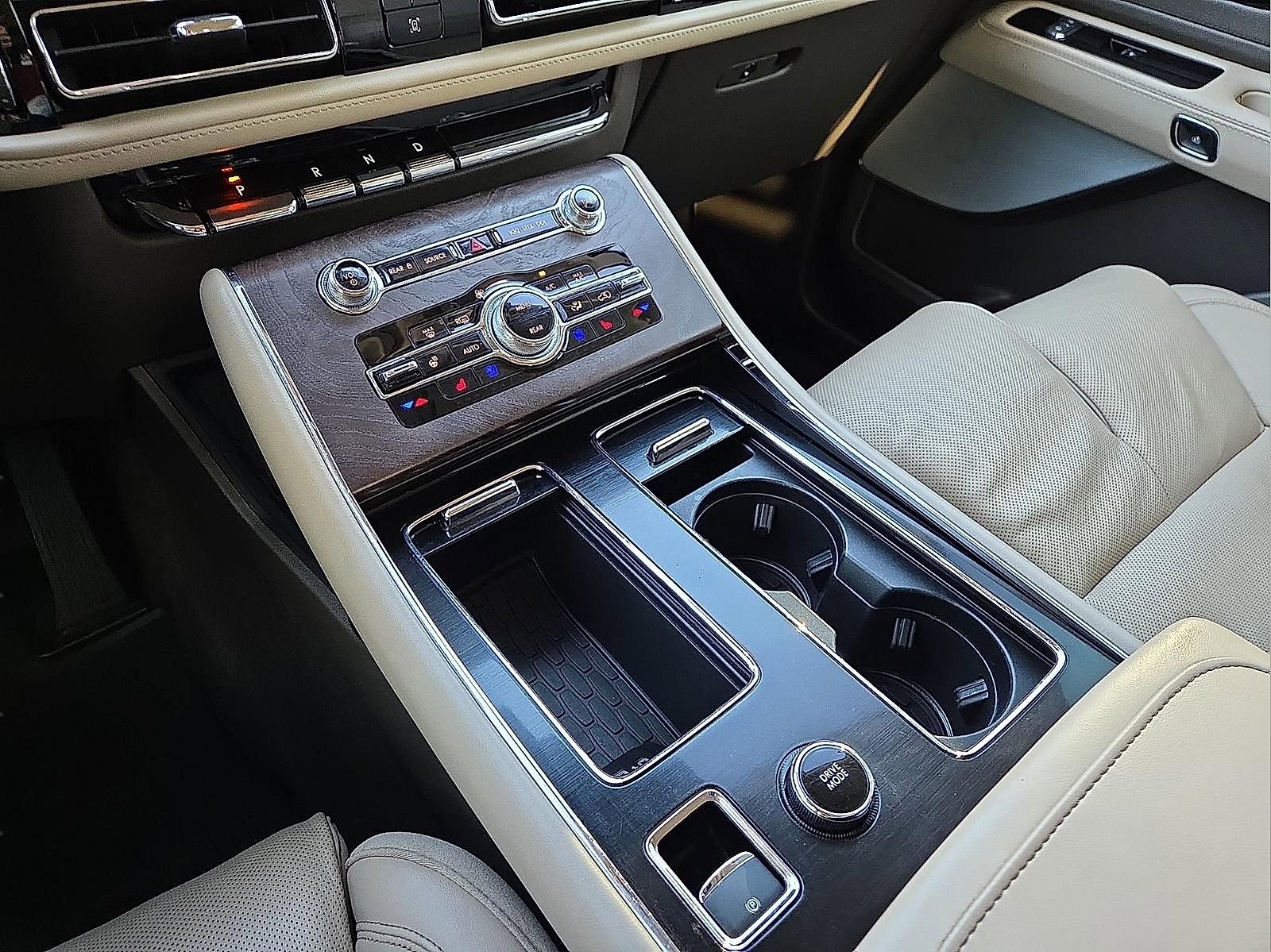 Used 2023 Lincoln Aviator Reserve w/ Equipment Group 201A AWD/4WD image 25