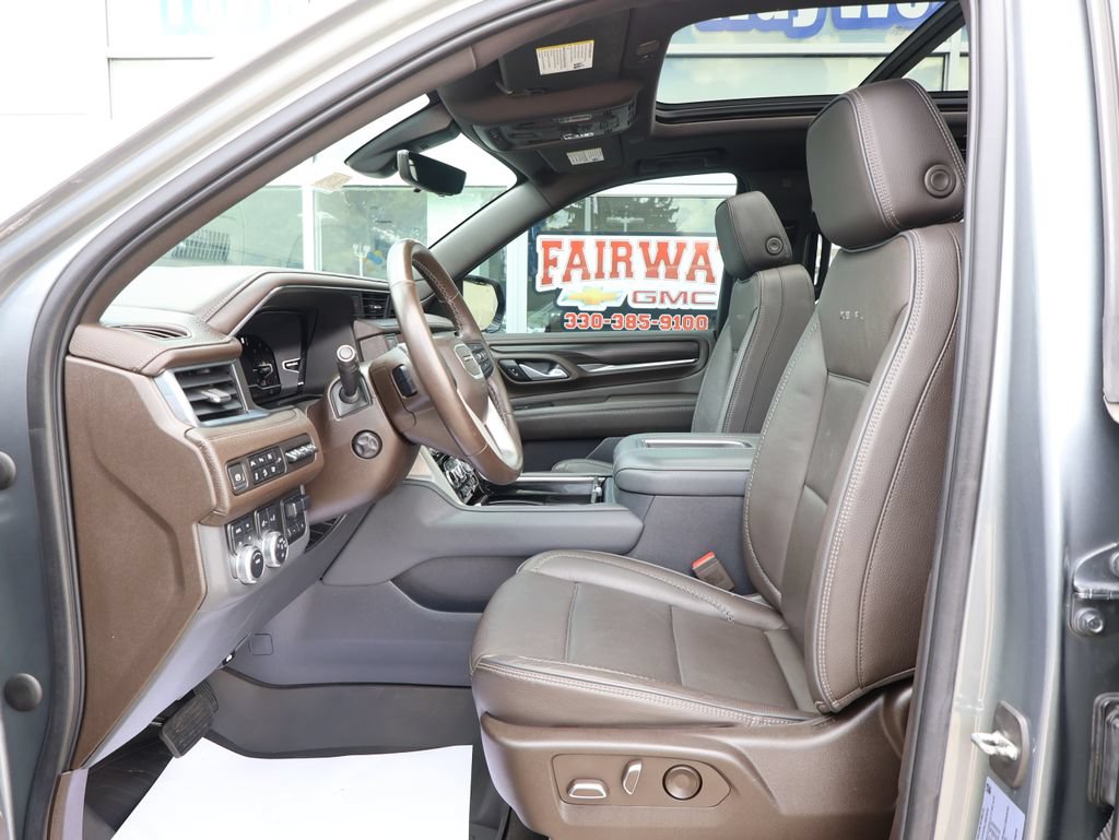 Used 2022 GMC Yukon Denali w/ Denali Premium Package AWD/4WD image 14