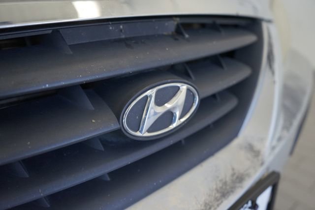 Used 2005 Hyundai Elantra GLS FWD image 18