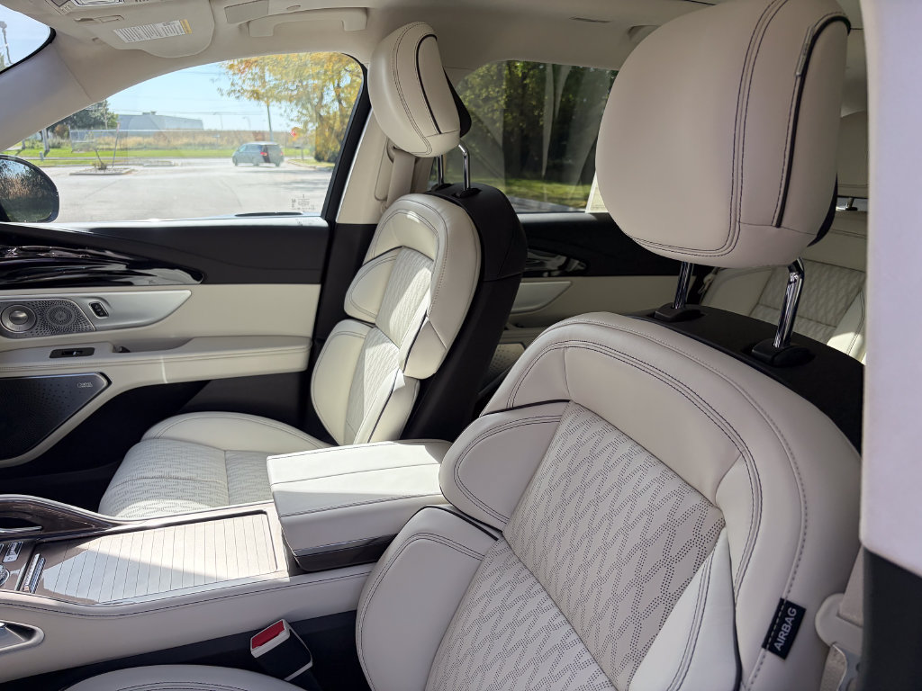 New 2026 Lincoln Nautilus Black Label AWD/4WD image 11