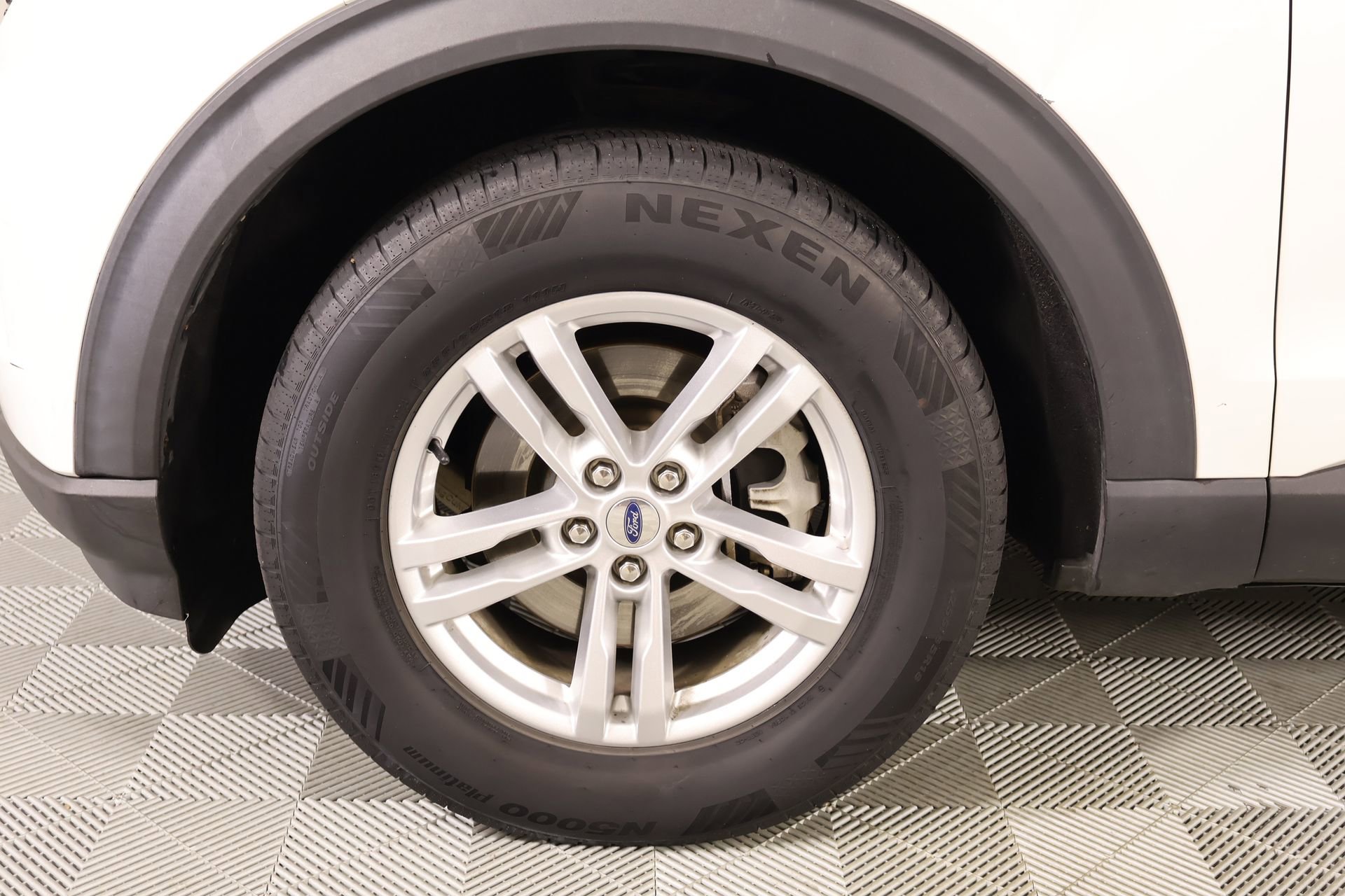 Used 2020 Ford Explorer XLT w/ Equipment Group 202A image 18