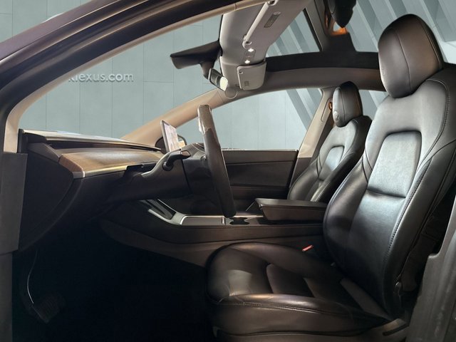Used 2021 Tesla Model Y Long Range image 9