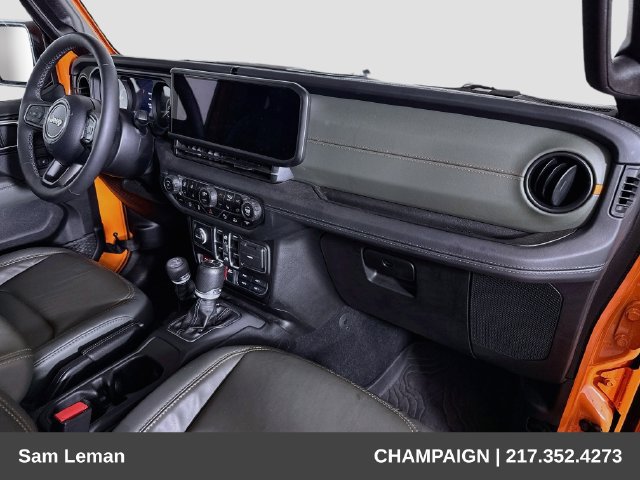 Used 2025 Jeep Gladiator Mojave AWD/4WD image 27