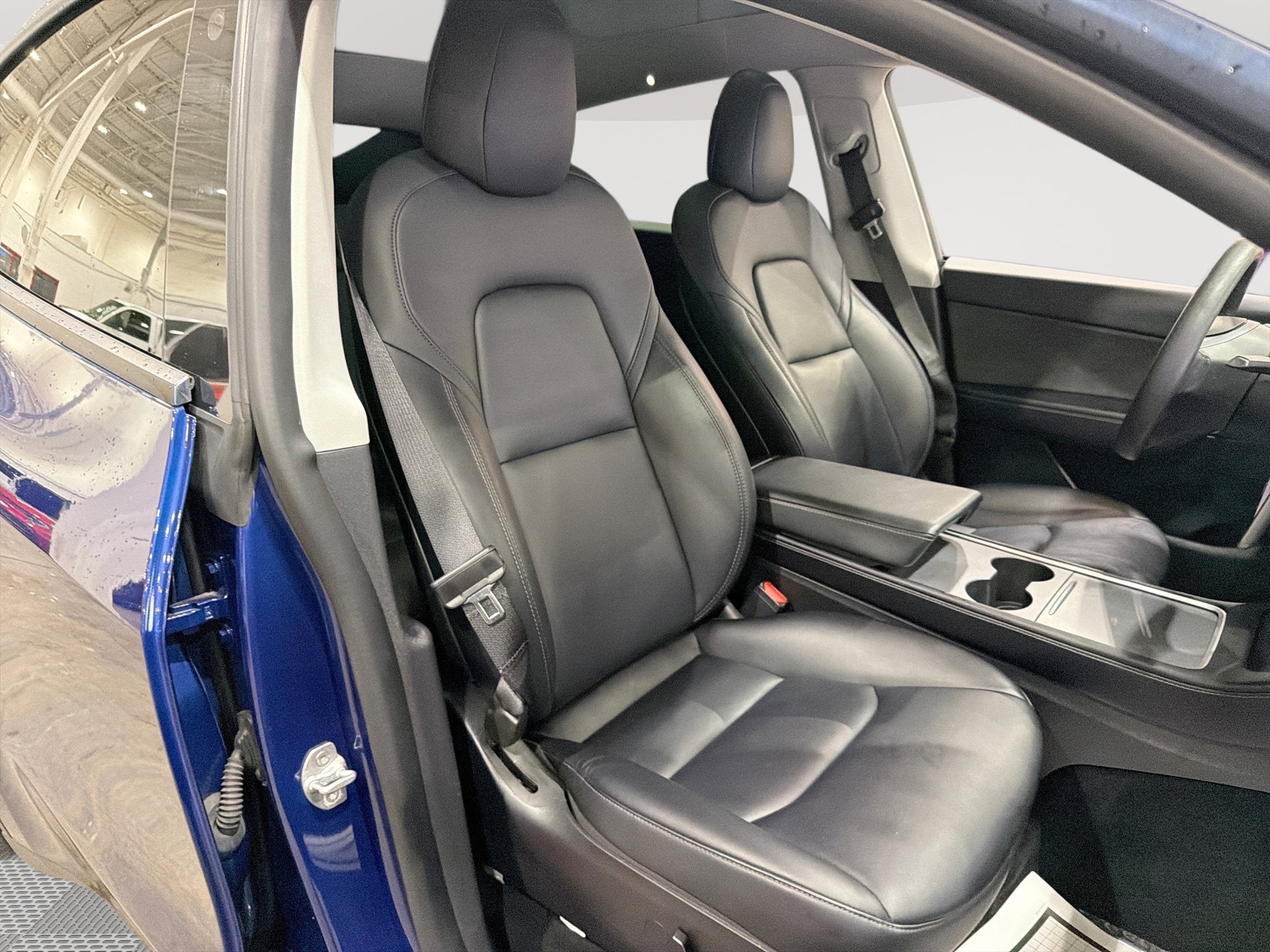Used 2022 Tesla Model Y Long Range AWD/4WD image 27