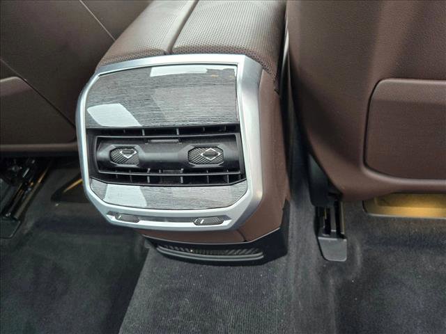 Used 2023 BMW 760i xDrive 760i xDrive image 16