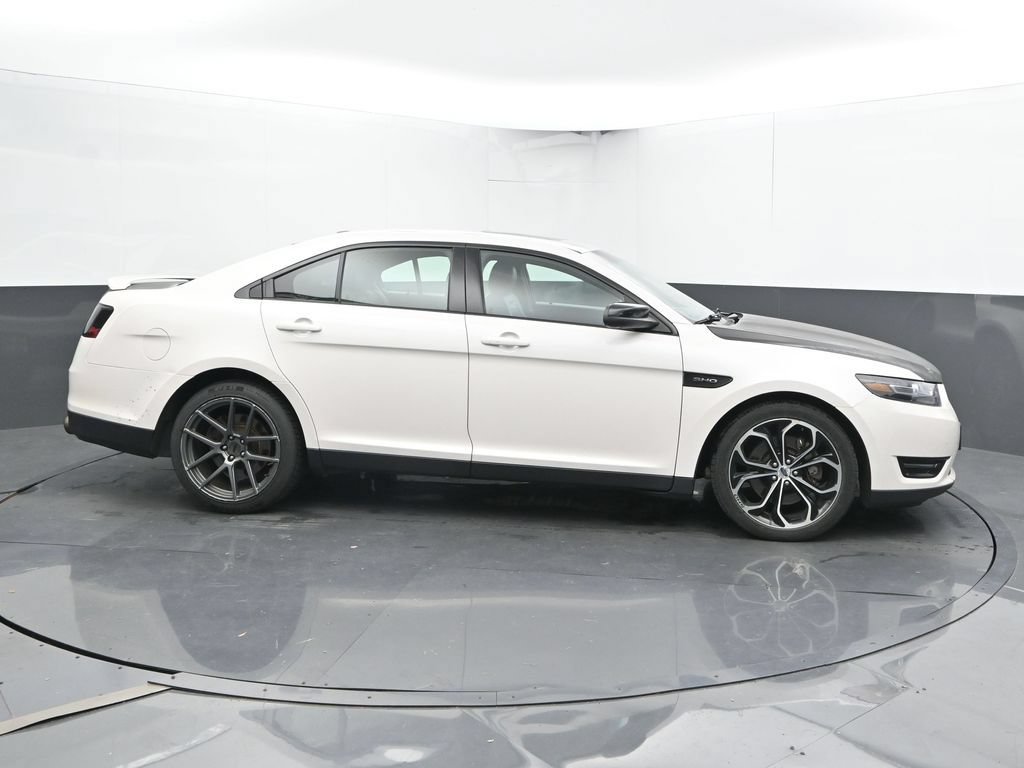 Used 2017 Ford Taurus SHO AWD/4WD image 4