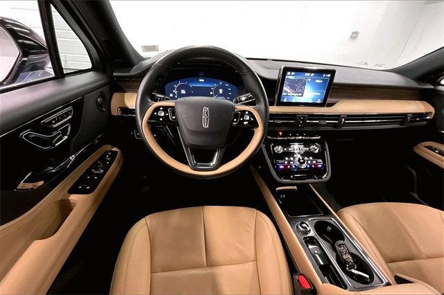 Used 2022 Lincoln Corsair Reserve w/ Luxury Package image 5