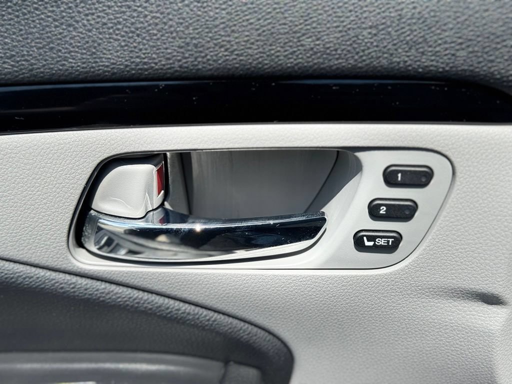 Used 2018 Honda Pilot Touring image 24