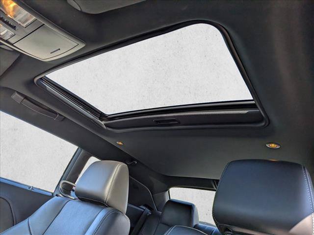 Used 2012 Dodge Challenger R/T RWD image 15