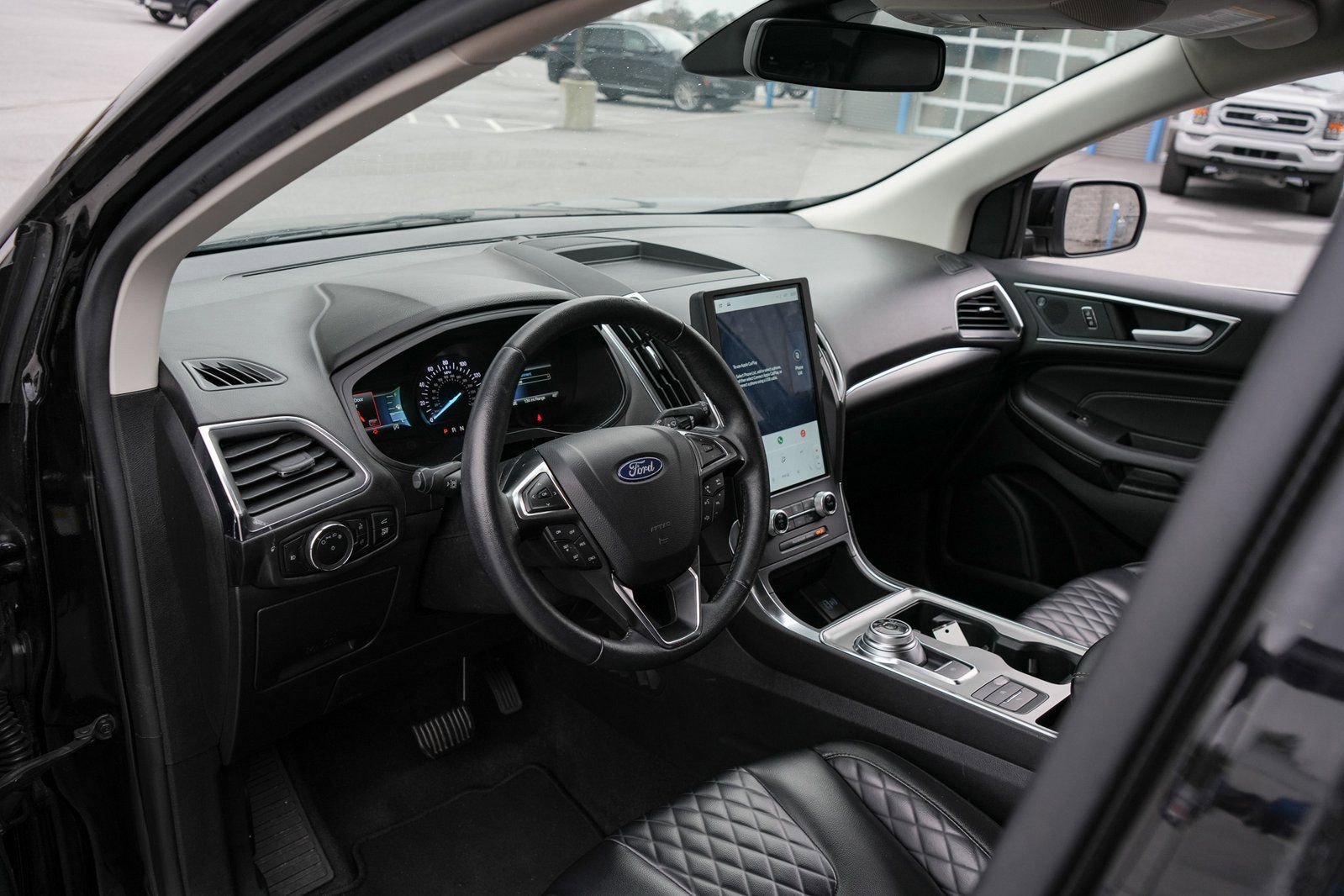 Used 2024 Ford Edge Titanium image 12