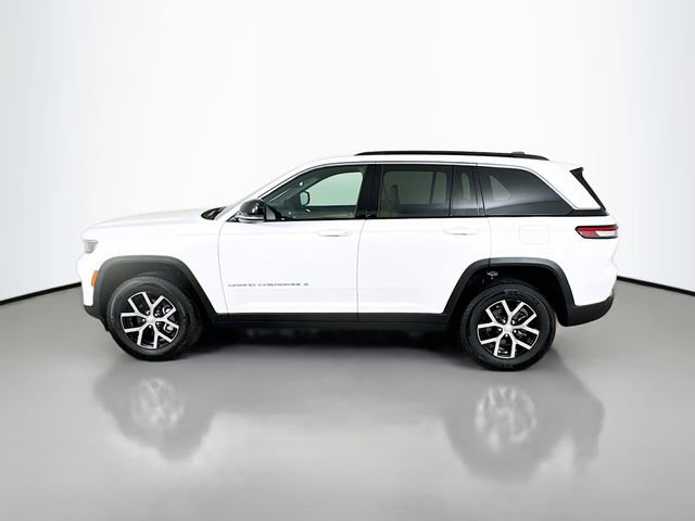Used 2024 Jeep Grand Cherokee Limited image 11