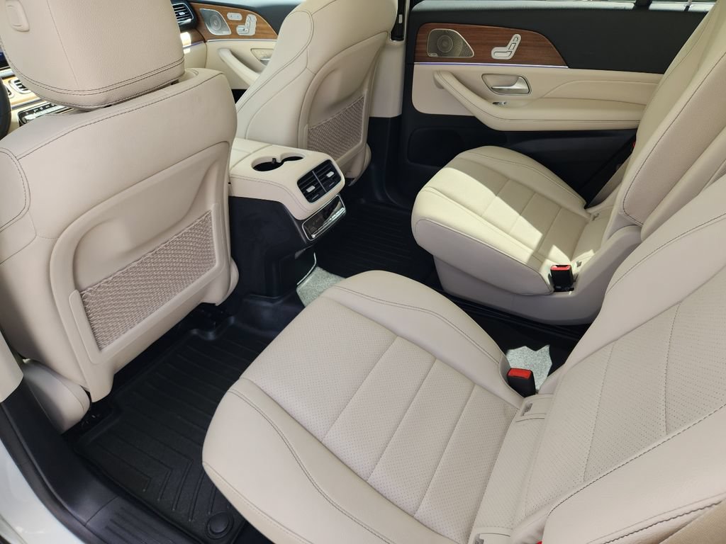 Used 2024 Mercedes-Benz GLS 450 4MATIC image 37