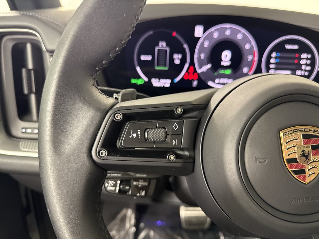Certified 2025 Porsche Cayenne S AWD/4WD image 38
