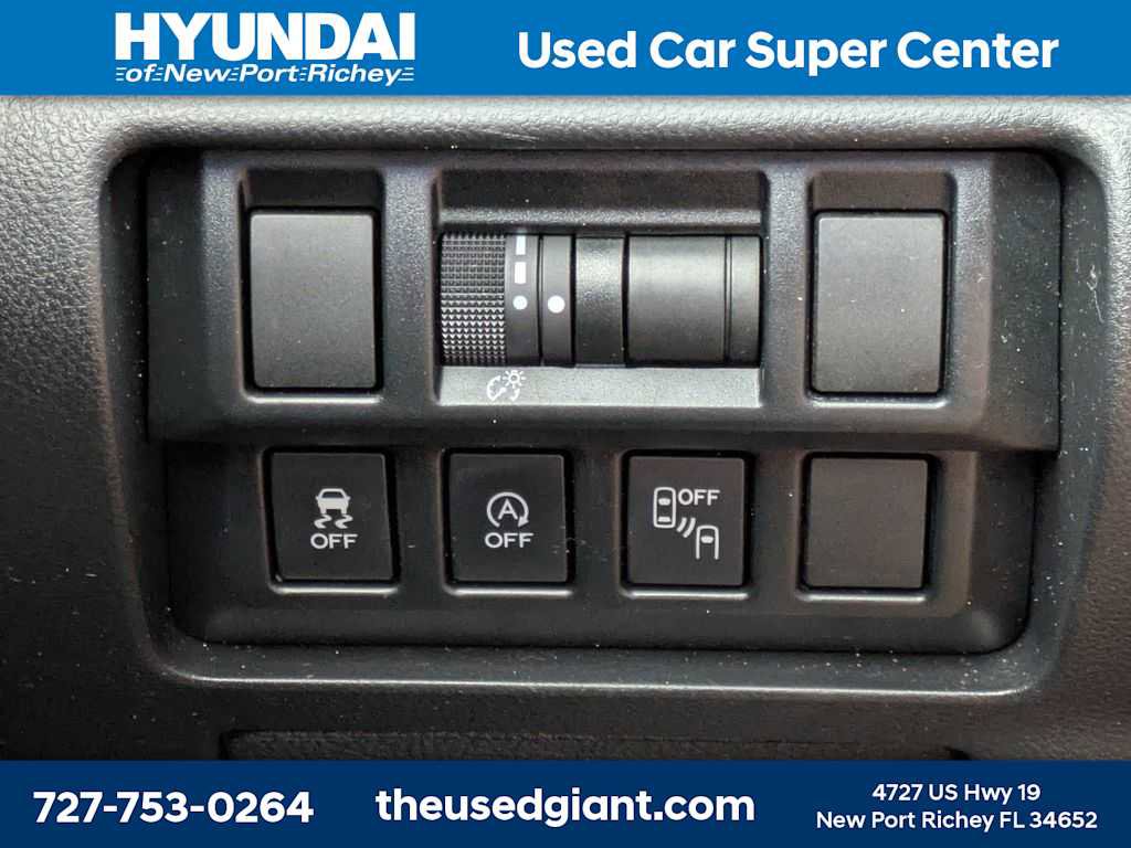 Used 2022 Subaru Crosstrek 2.0i Premium w/ Moonroof Package image 26