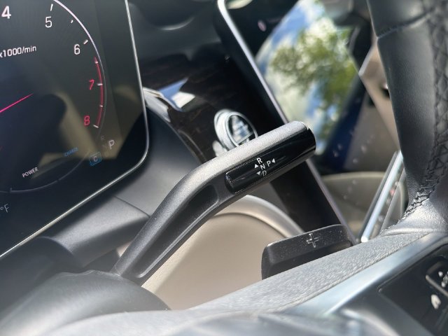 Used 2024 Mercedes-Benz GLC 300 4MATIC image 28