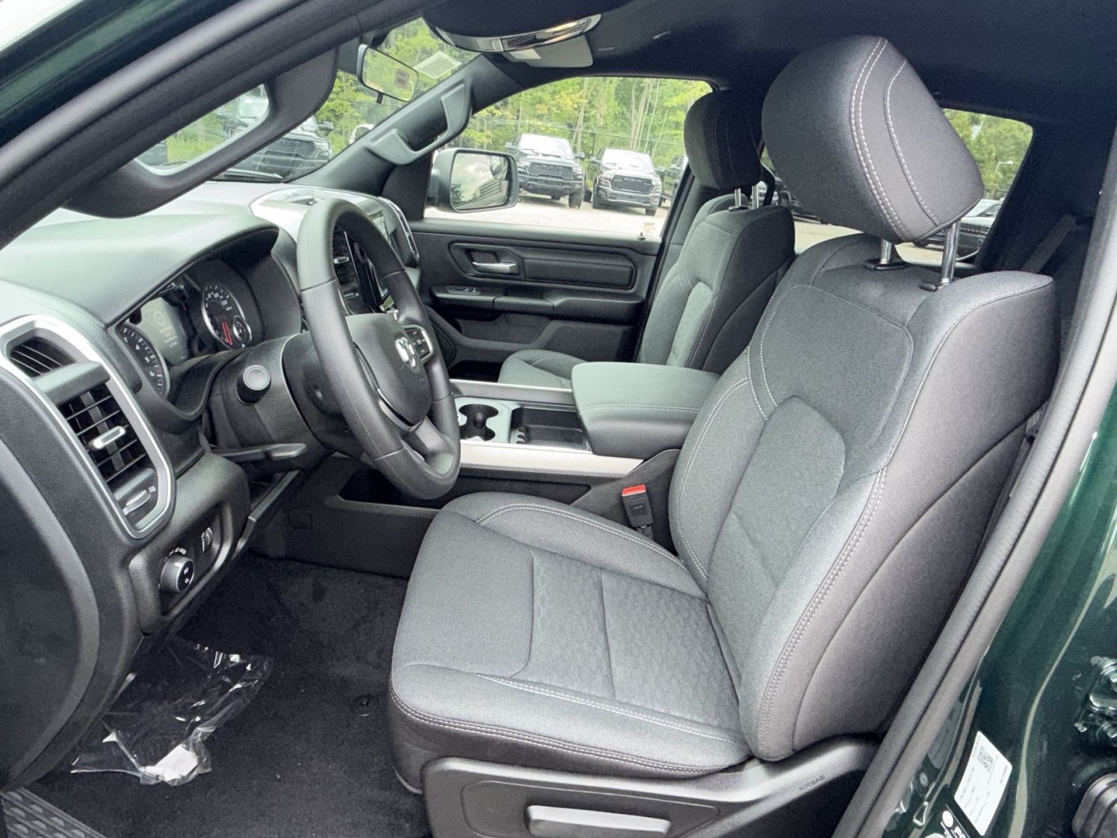 New 2026 RAM 1500 Express AWD/4WD image 13