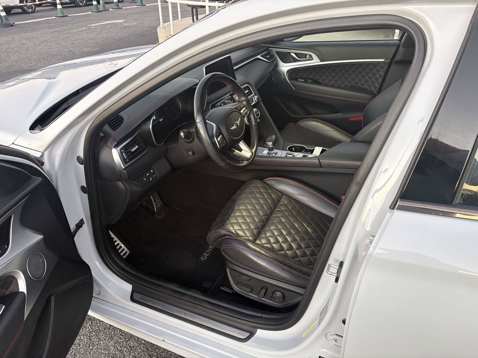 Used 2019 Genesis G70 3.3T image 19