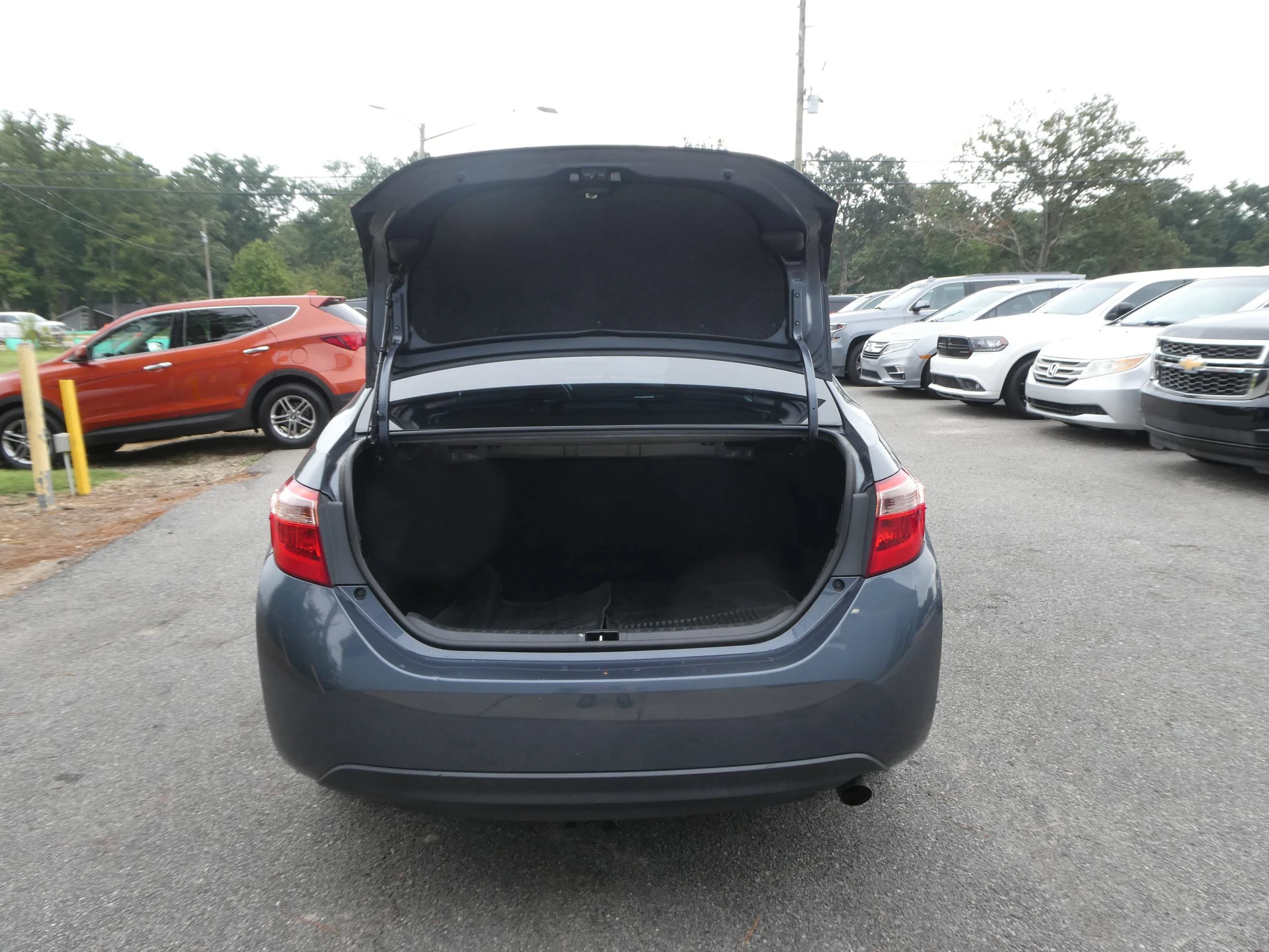 Used 2019 Toyota Corolla LE FWD image 7