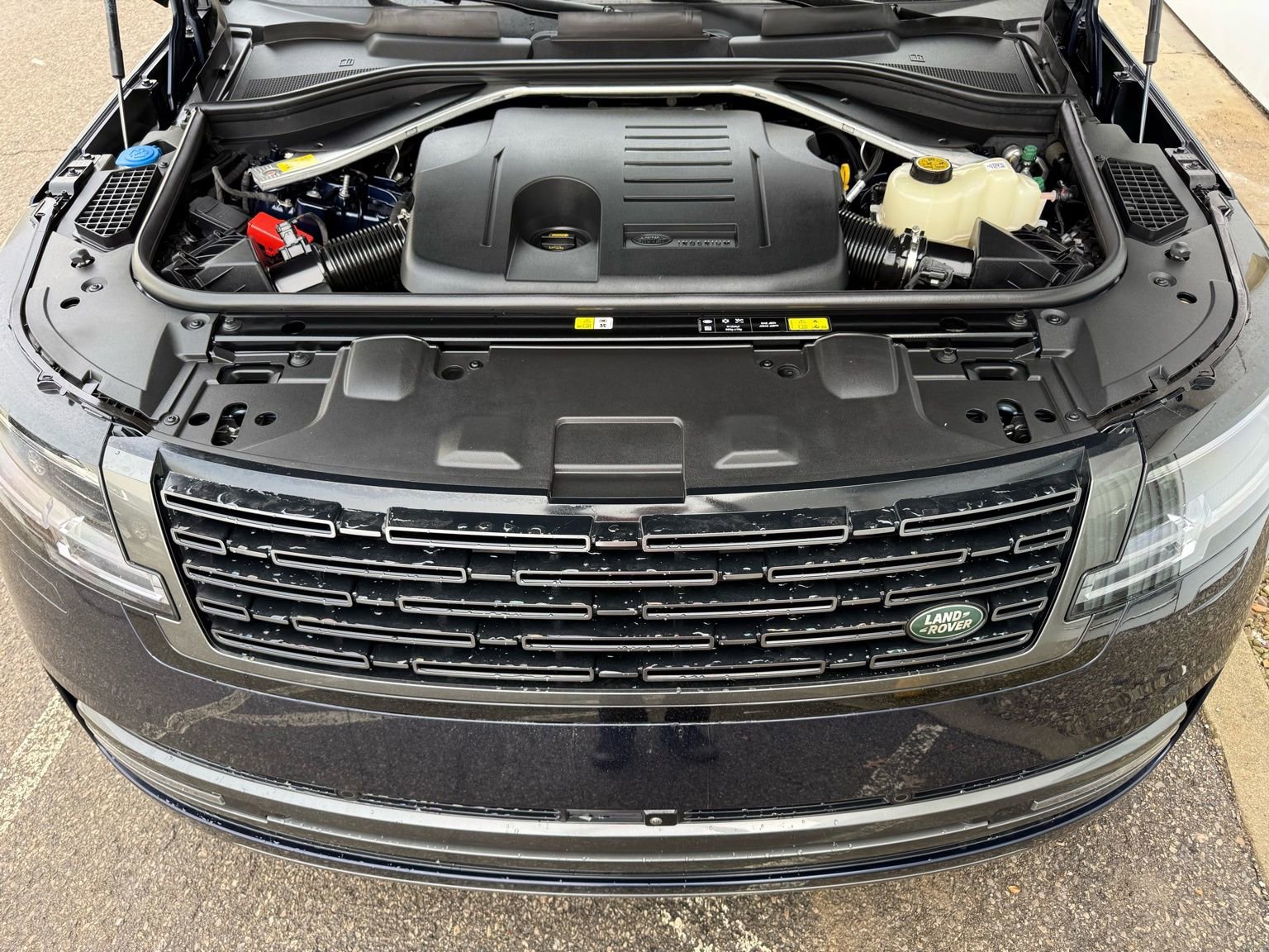 Used 2023 Land Rover Range Rover Long Wheelbase SE image 47