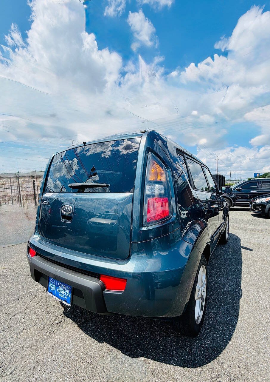 Used 2011 Kia Soul + w/ Audio Pkg FWD image 11