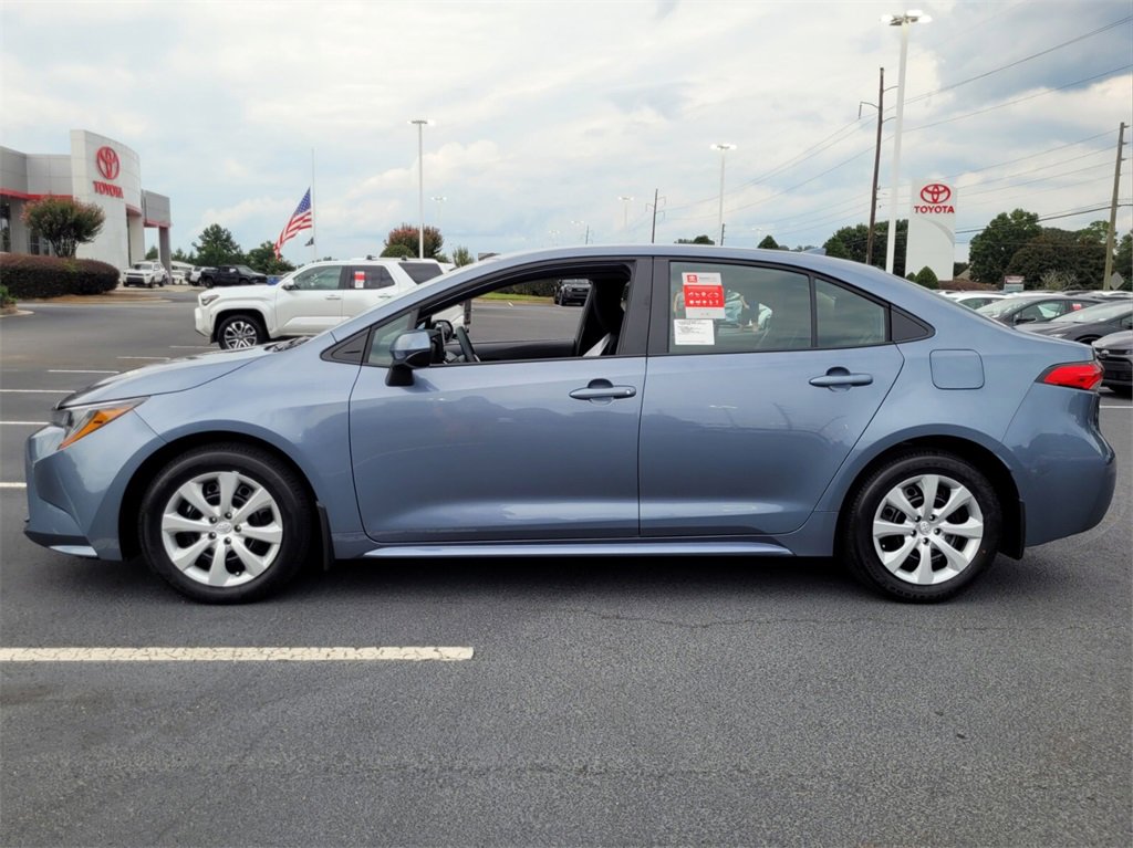 New 2025 Toyota Corolla LE image 3