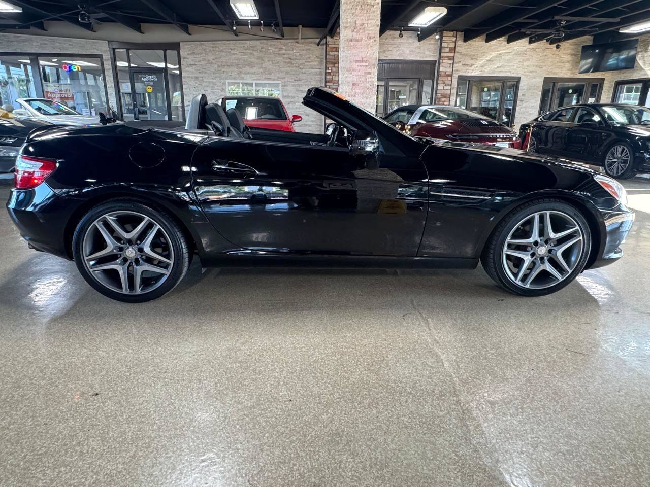 Used 2013 Mercedes-Benz SLK 250 image 32
