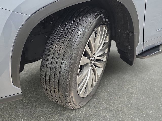 Used 2021 Toyota Highlander Platinum image 30